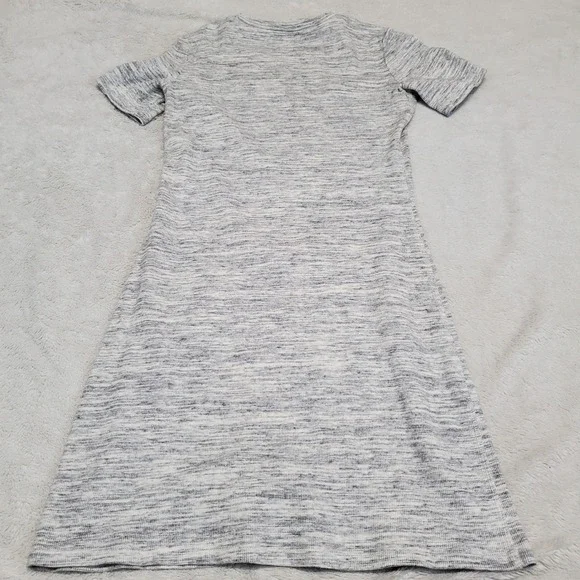 Simple - Picture 4 of 8